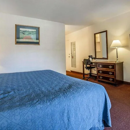 Econo Lodge Near Reno-Sparks Convention Center-3